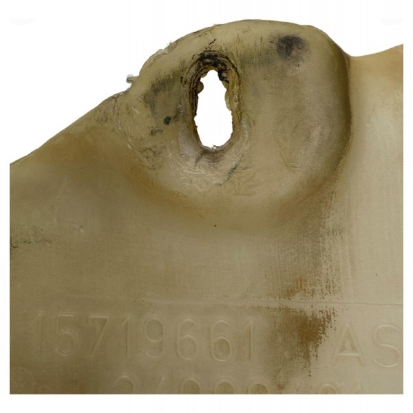 Reservatório Água Parabrisa Chevrolet Blazer 1996 A 2000 Reservatório Água Parabrisa Chevrolet Blazer 1996 A 2000