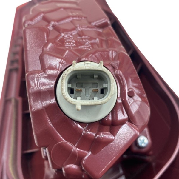 Lanterna Tampa Traseira Esquerda Toyota Rav4 2012 A 2016