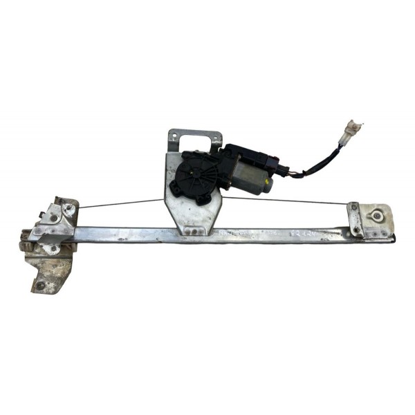 Máquina Vidro Dianteira Esquerda Mahindra 2008 2009 A 2011