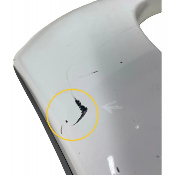 Aplique Paralama Branco Lado Direito Toyota Hilux 12 A 2015